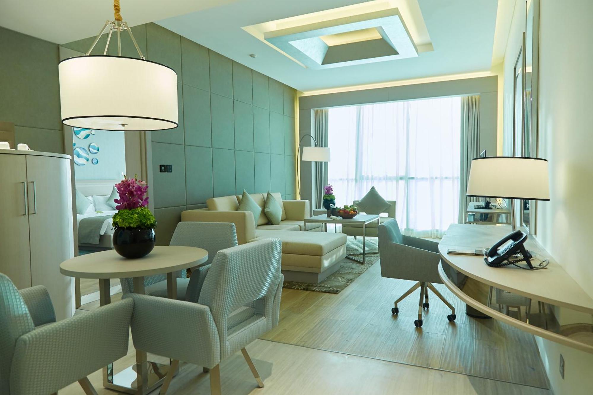 Deluxe King Suite