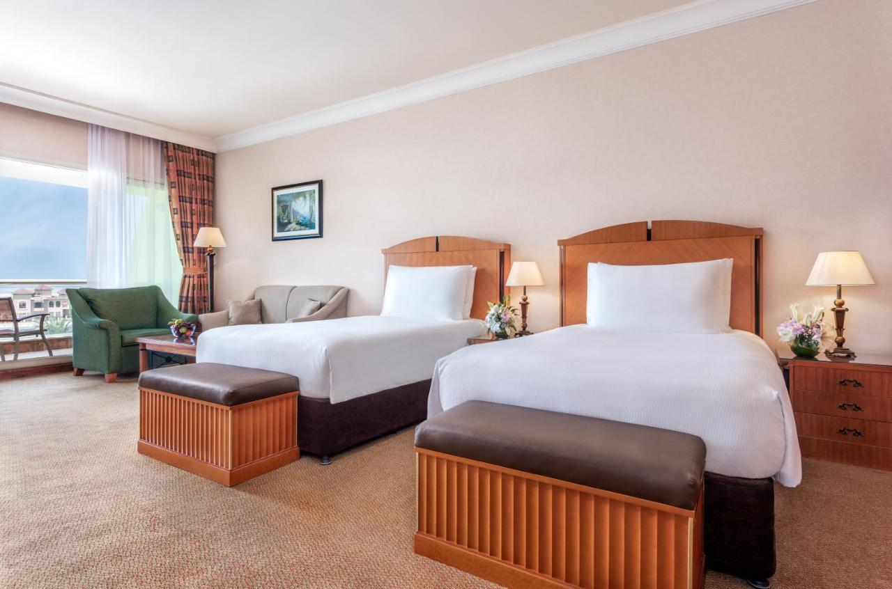 Habitación doble con vistas al golfo - 2 camas - Servicio diario gratuito de traslado en autobús a los lugares de interés de Yas, al centro comercial Yas y a la Gran Mezquita