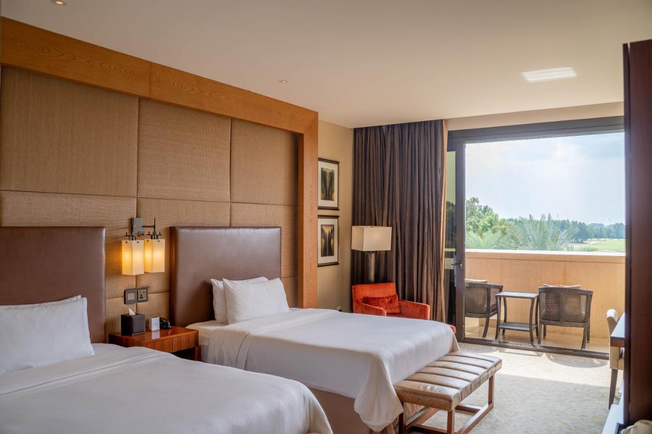 Deluxe Room, 2 Queen, Golf view, Balcony