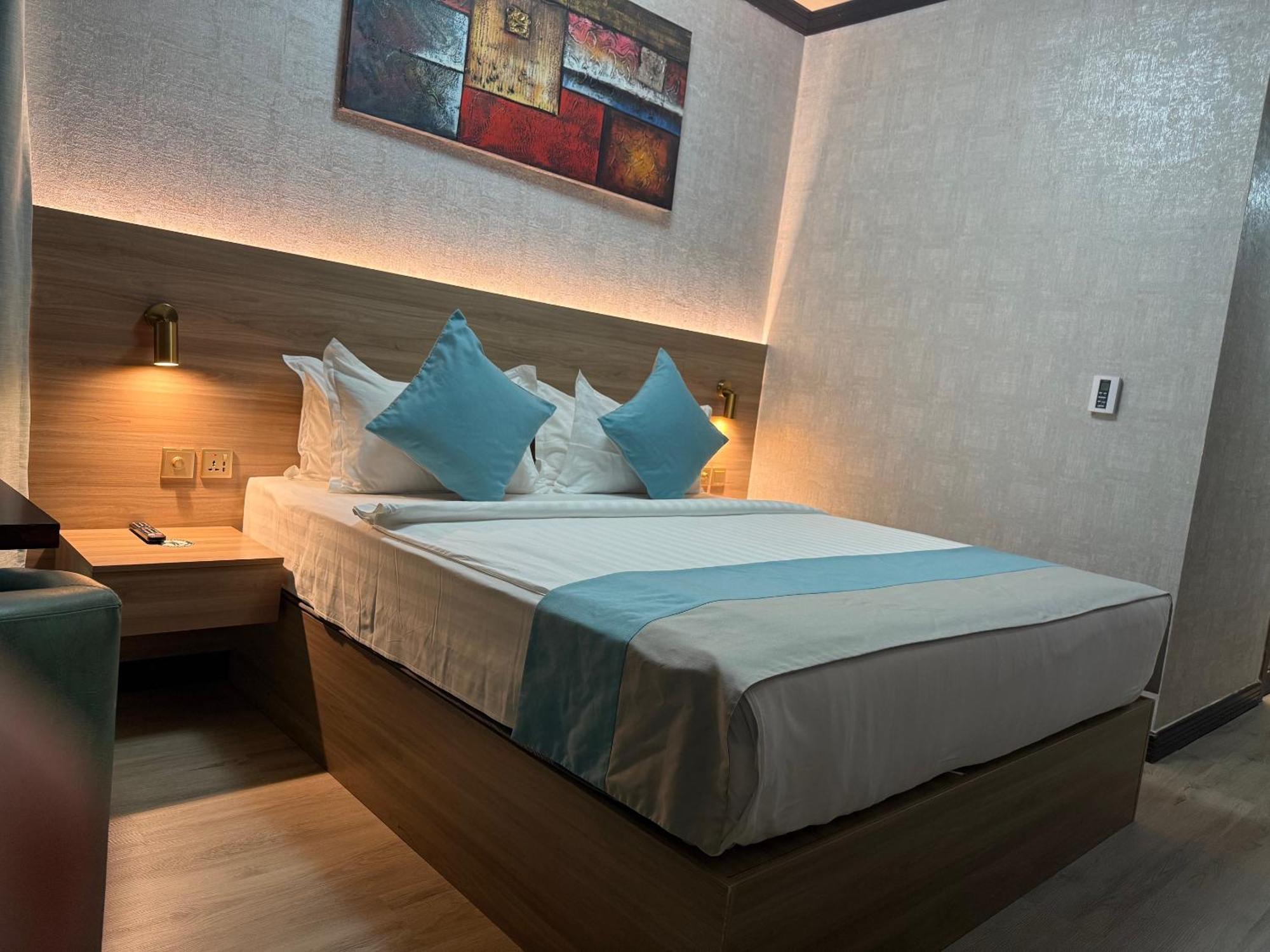 Deluxe King Room,1640383361:JPEG