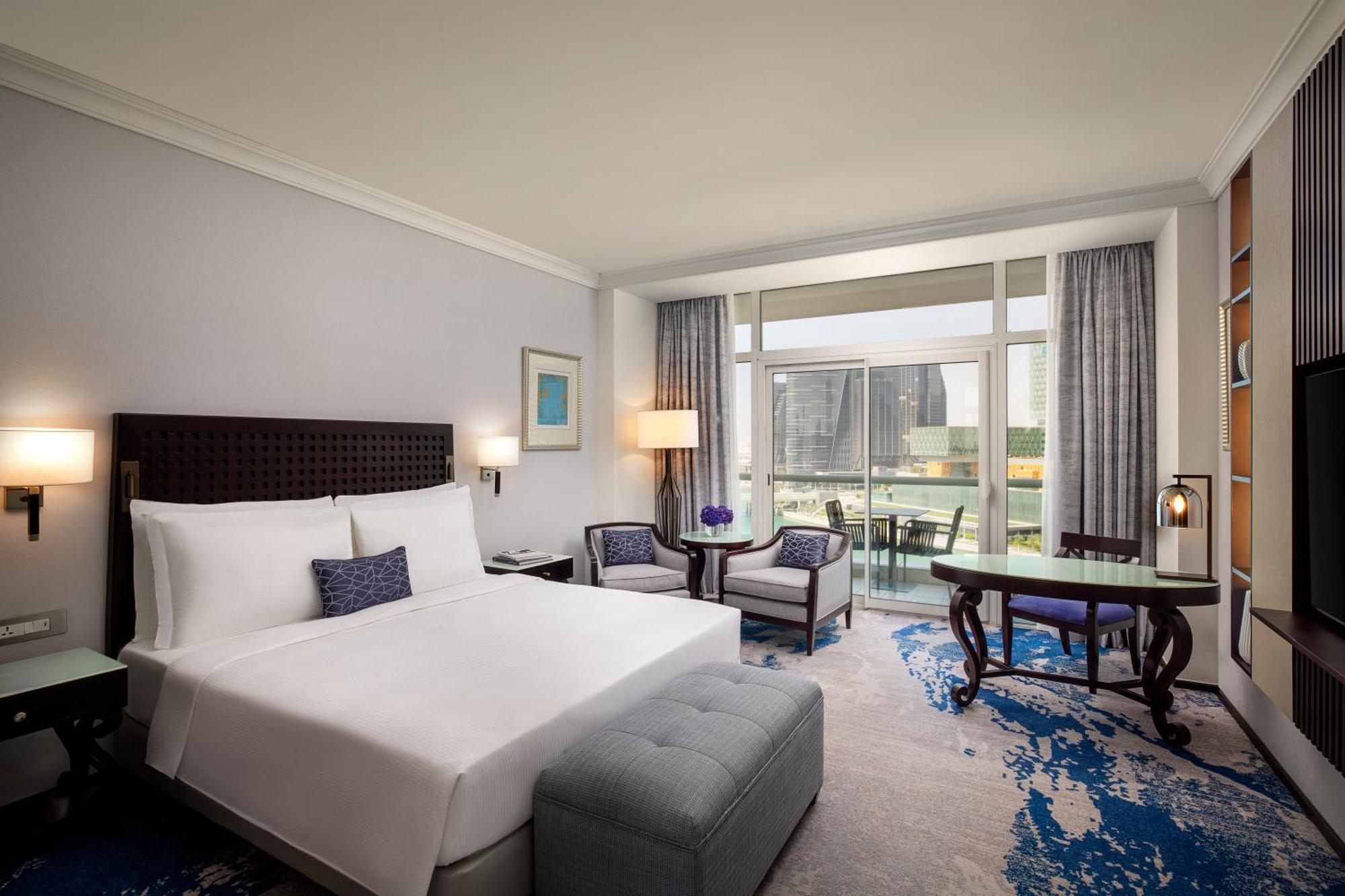 Spacious Sea View Room Balcony King Bed