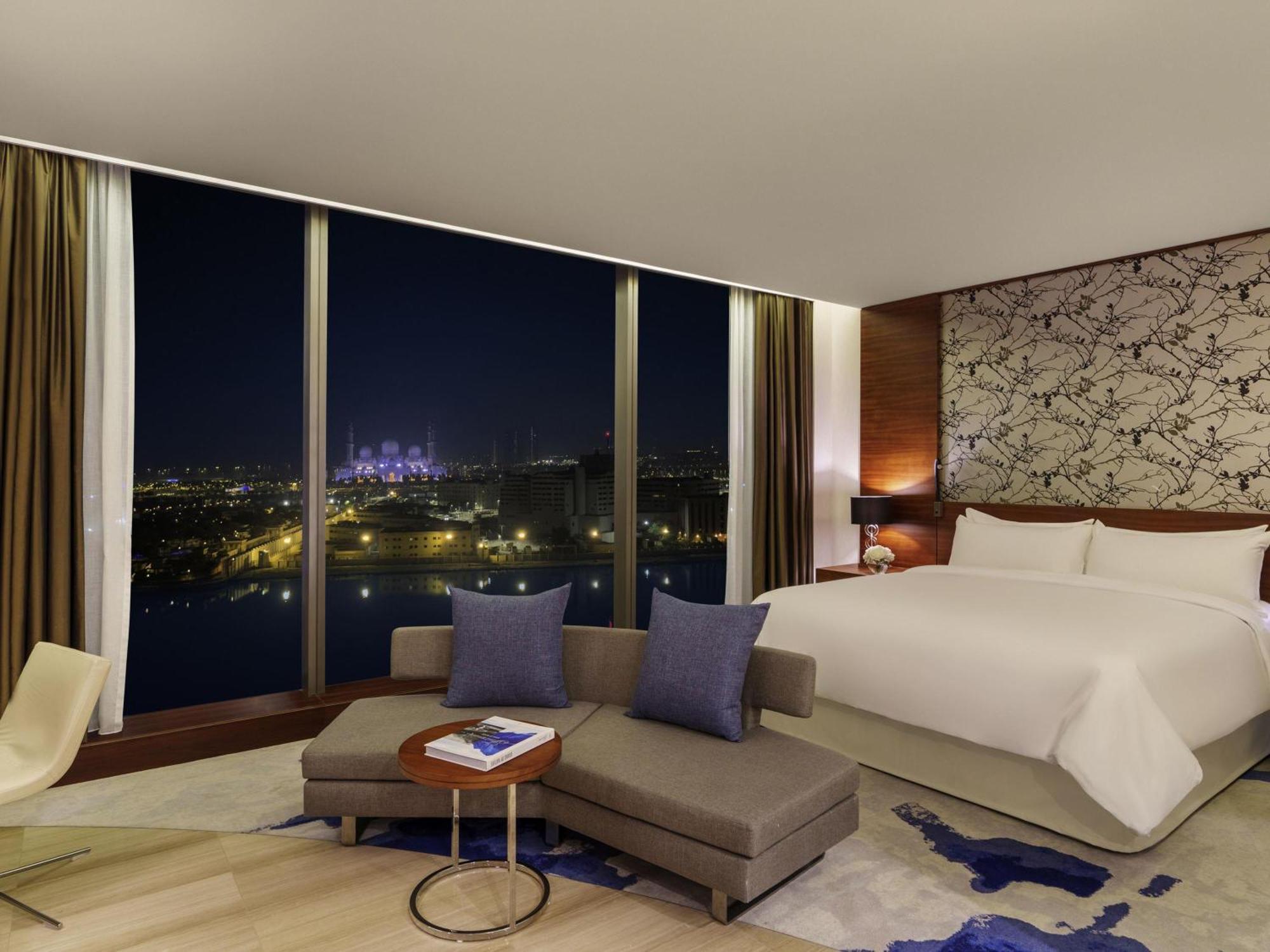 Fairmont King Room Creek View Smoking,1730018884:JPEG