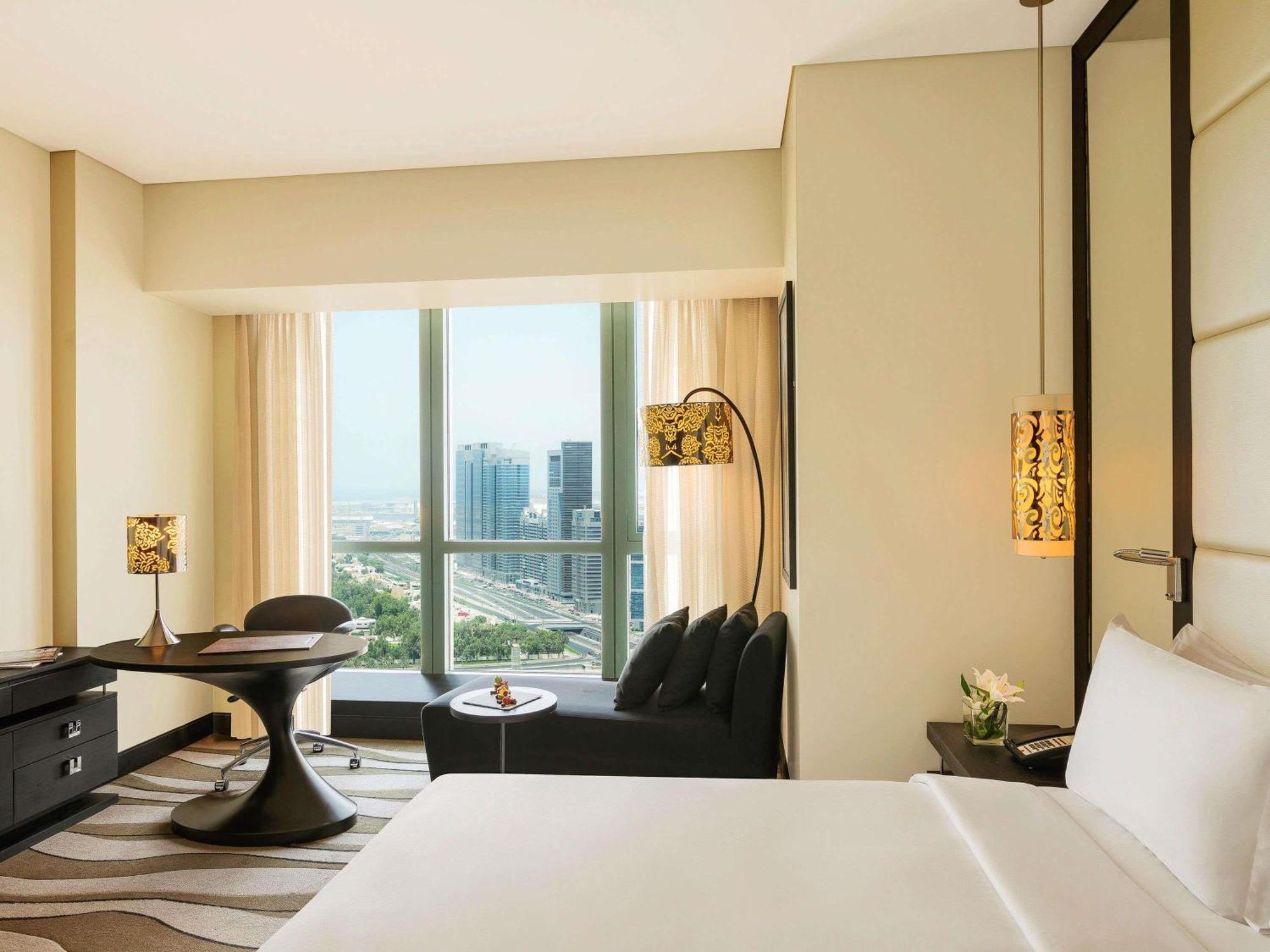 Superior King Room City View
