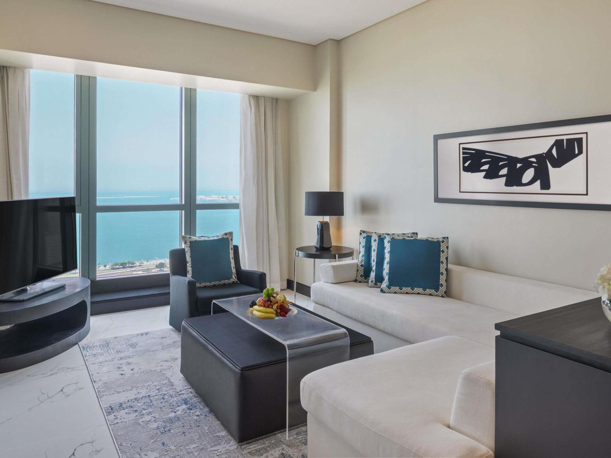 Prestige Suite Club Access Sea or City View