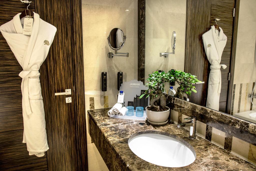 Standard Double or Twin Room,1212123415:JPEG