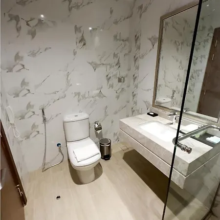 Baniyas Plaza Hotel Apartments-3